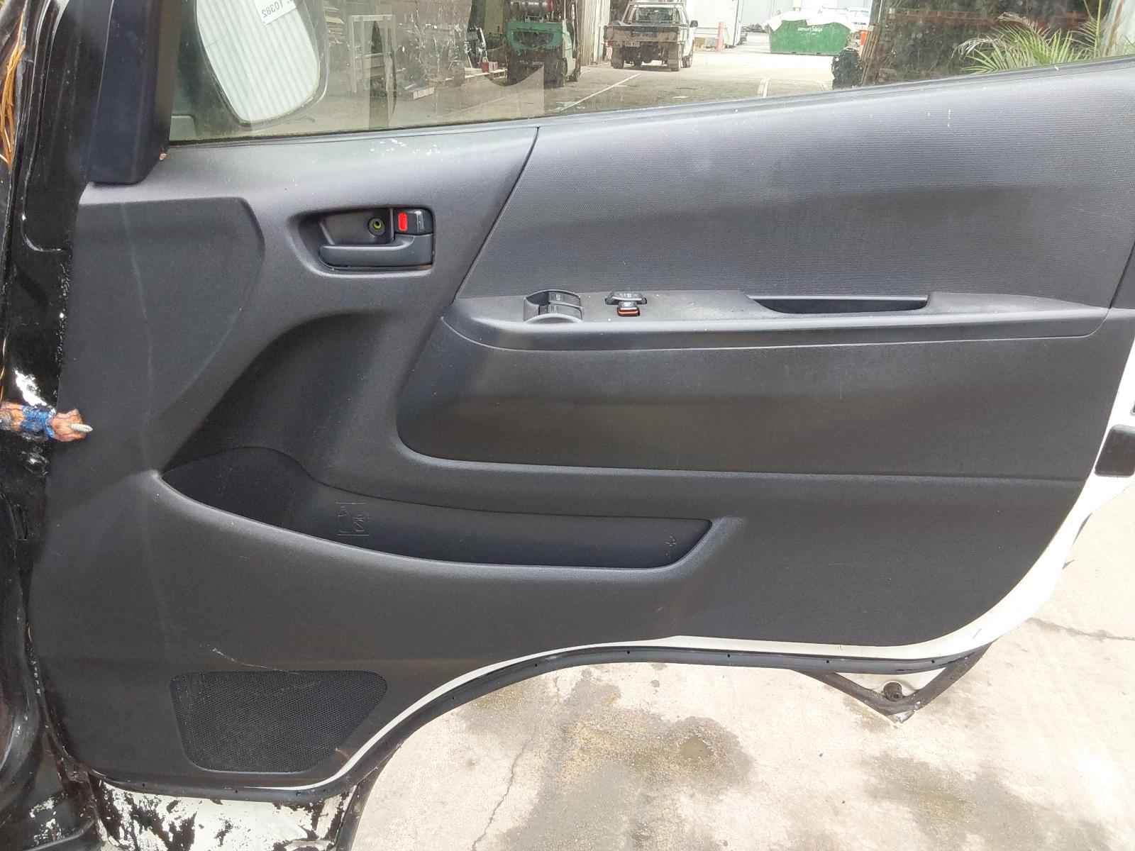 View Auto part Fan Speed Resistor Toyota Hiace 2011