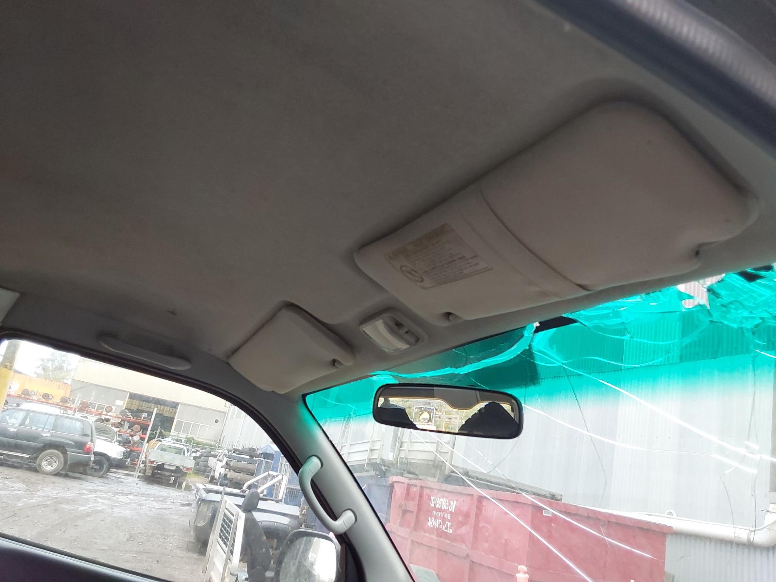 View Auto part Grille Toyota Hiace 2011