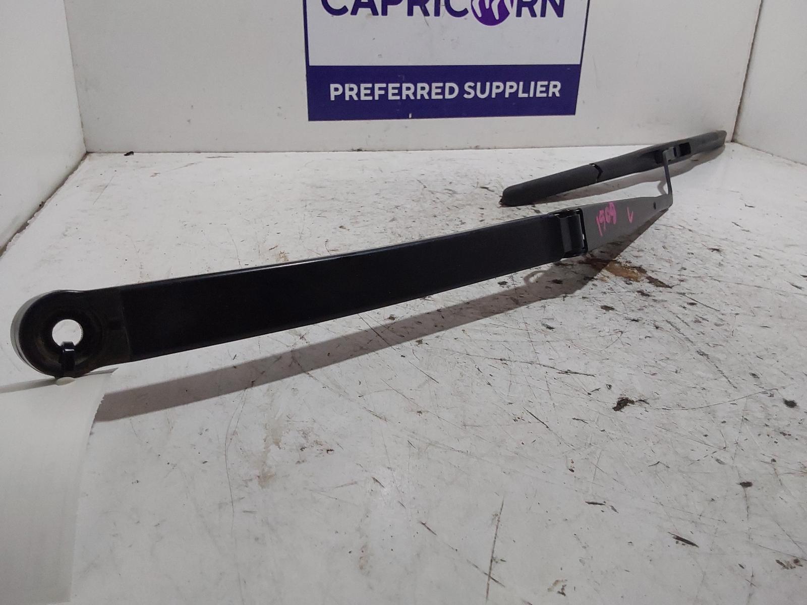 View Auto part Wiper Arm Toyota Hilux 2021
