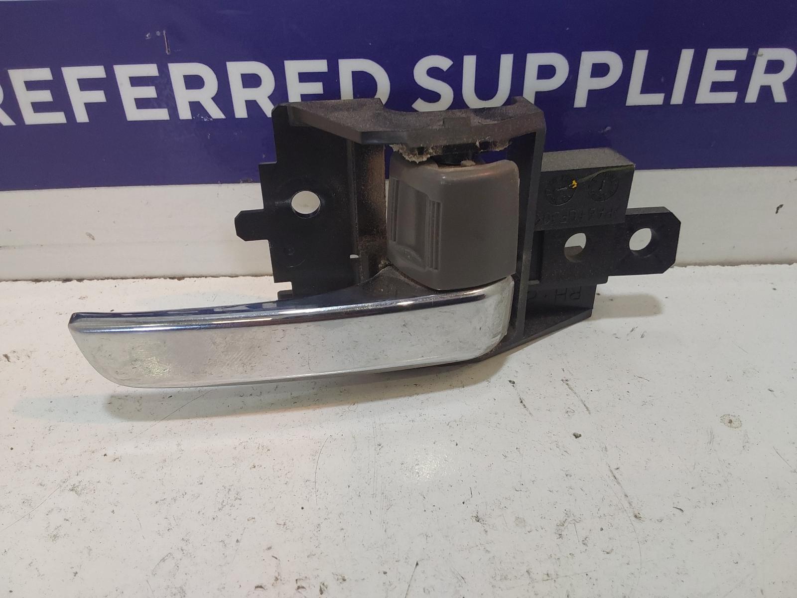 View Auto part Door Handle Mitsubishi Triton 2017