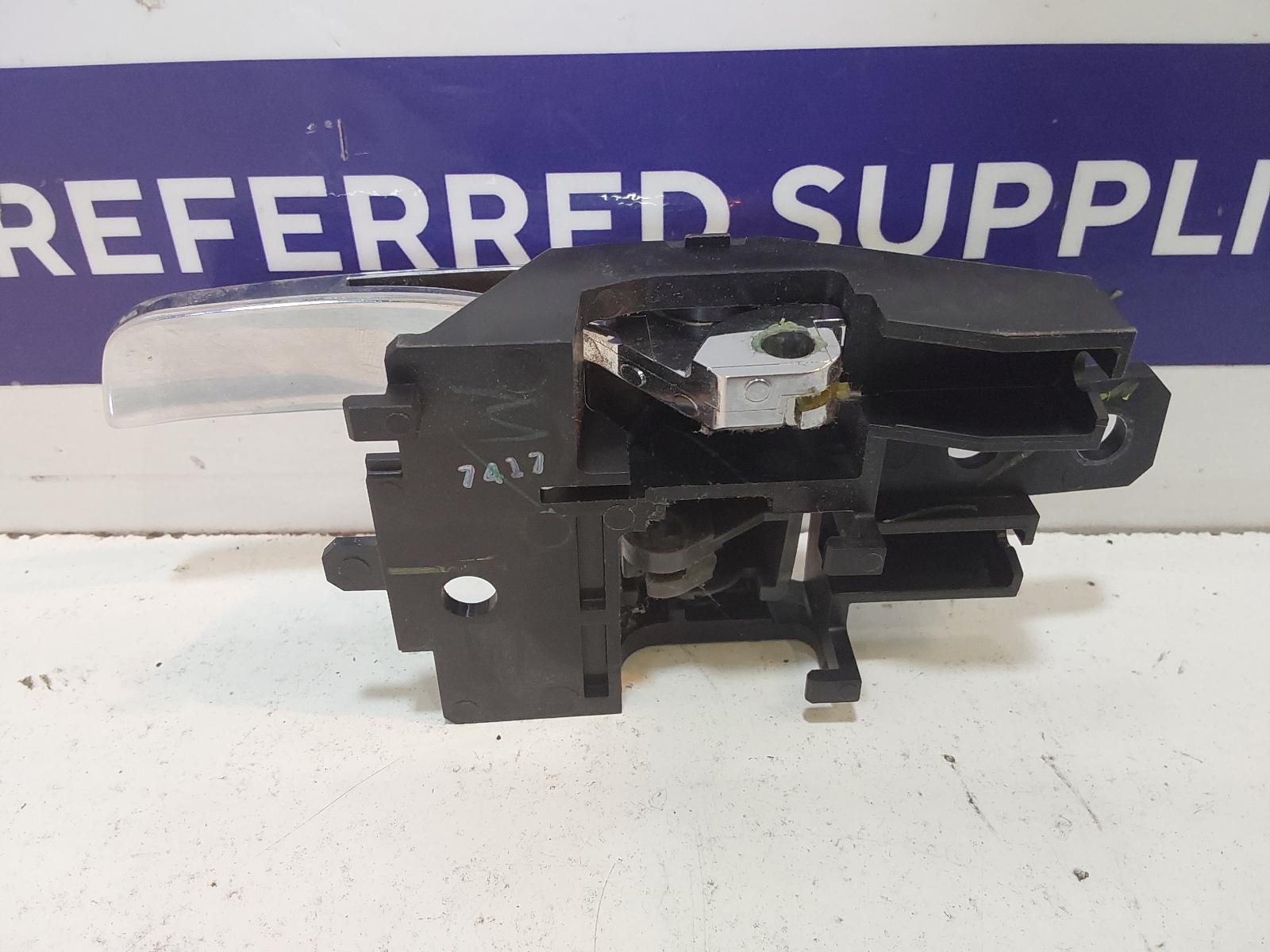 View Auto part Door Handle Mitsubishi Triton 2017