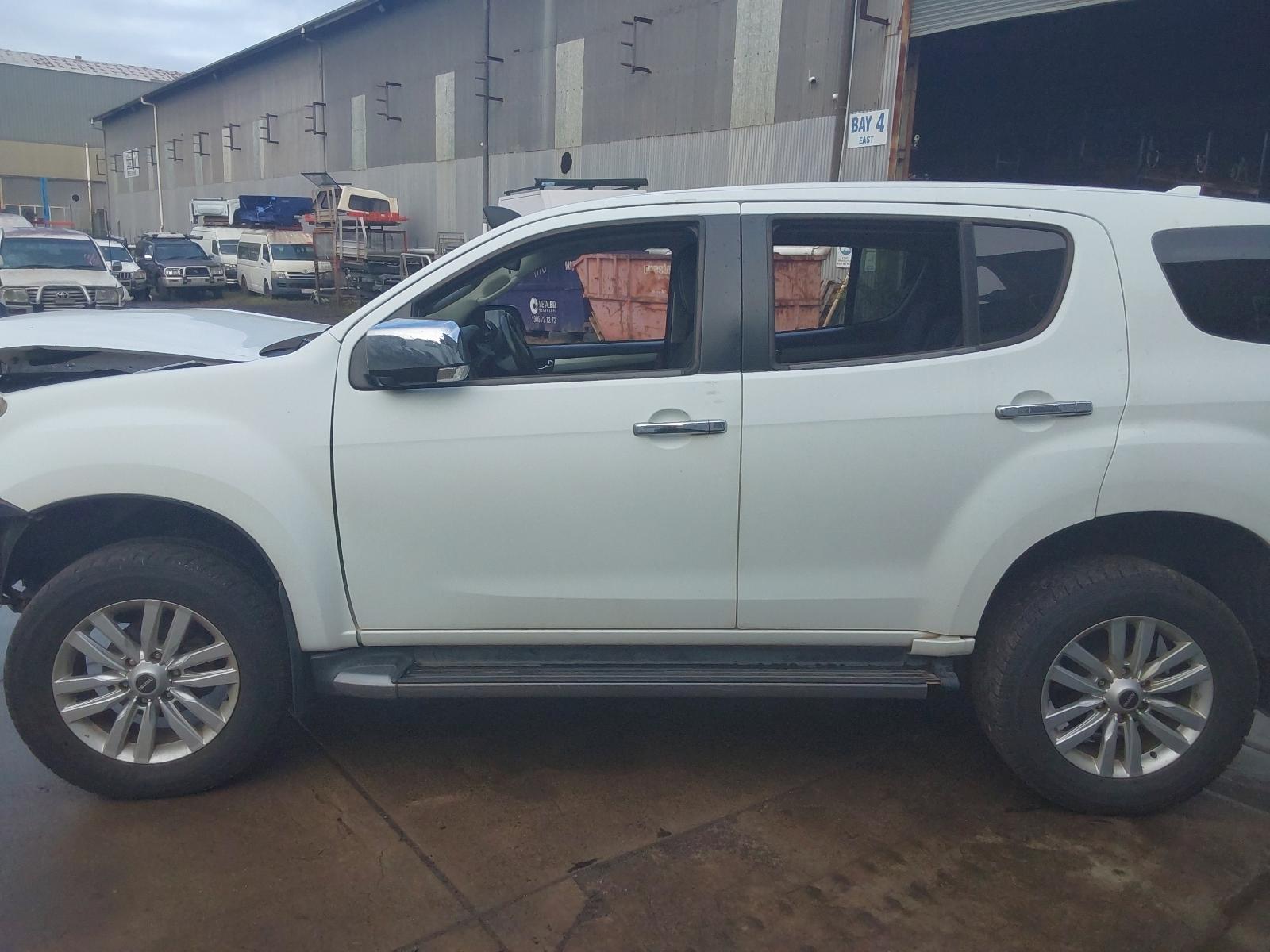 View Auto part Intercooler Isuzu Mu-x 2018