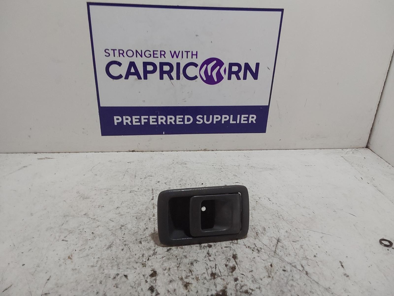 View Auto part Door Handle Toyota Hilux 2002