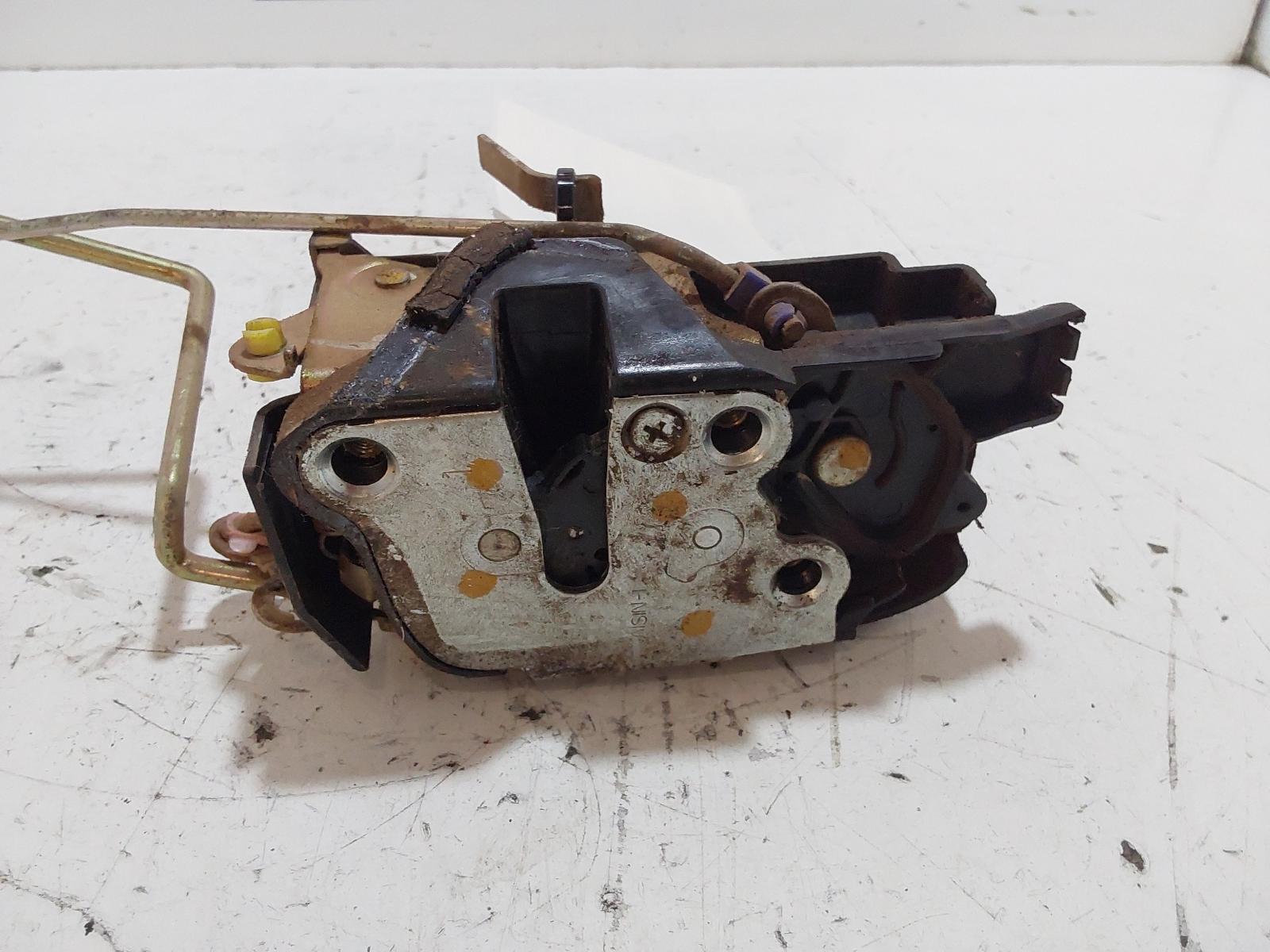 2002 Toyota Hilux Door/Boot/Gate Lock View Auto part Door/Boot/Gate Lock Toyota Hilux 2002