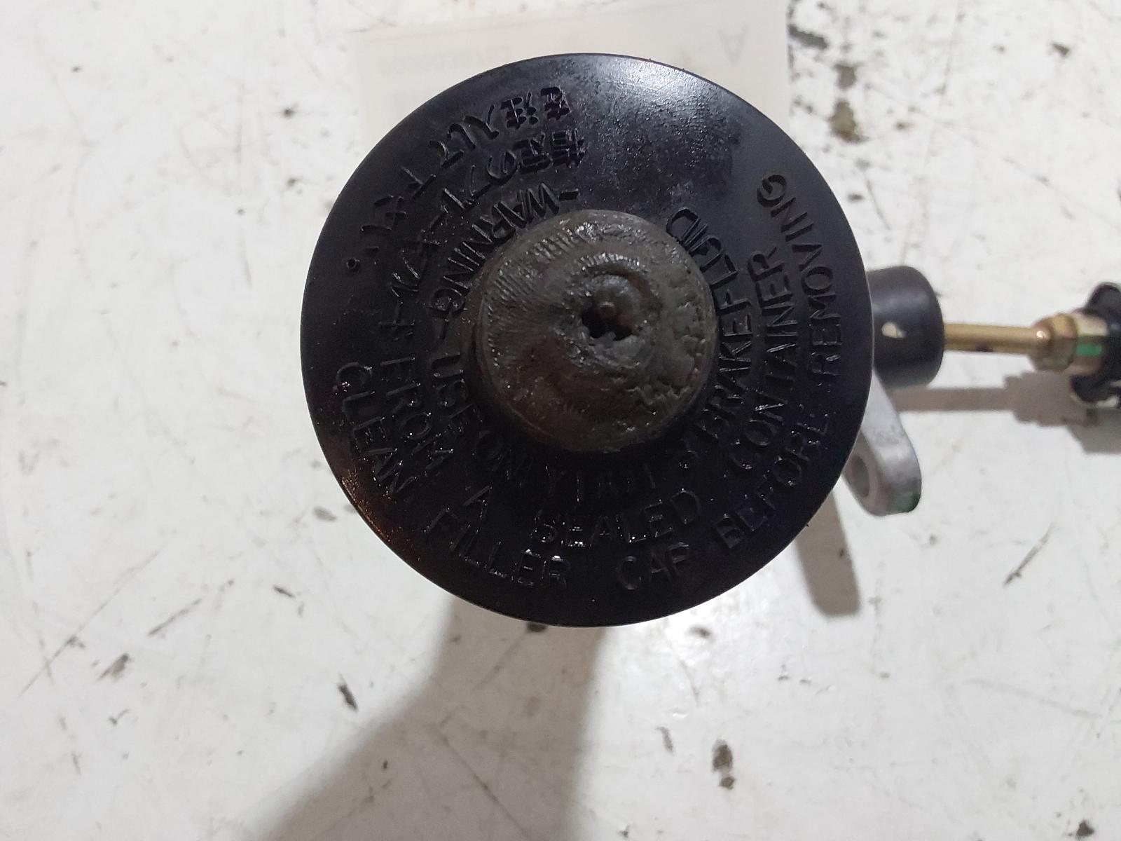 View Auto part Clutch Master Cylind Toyota Hilux 2002