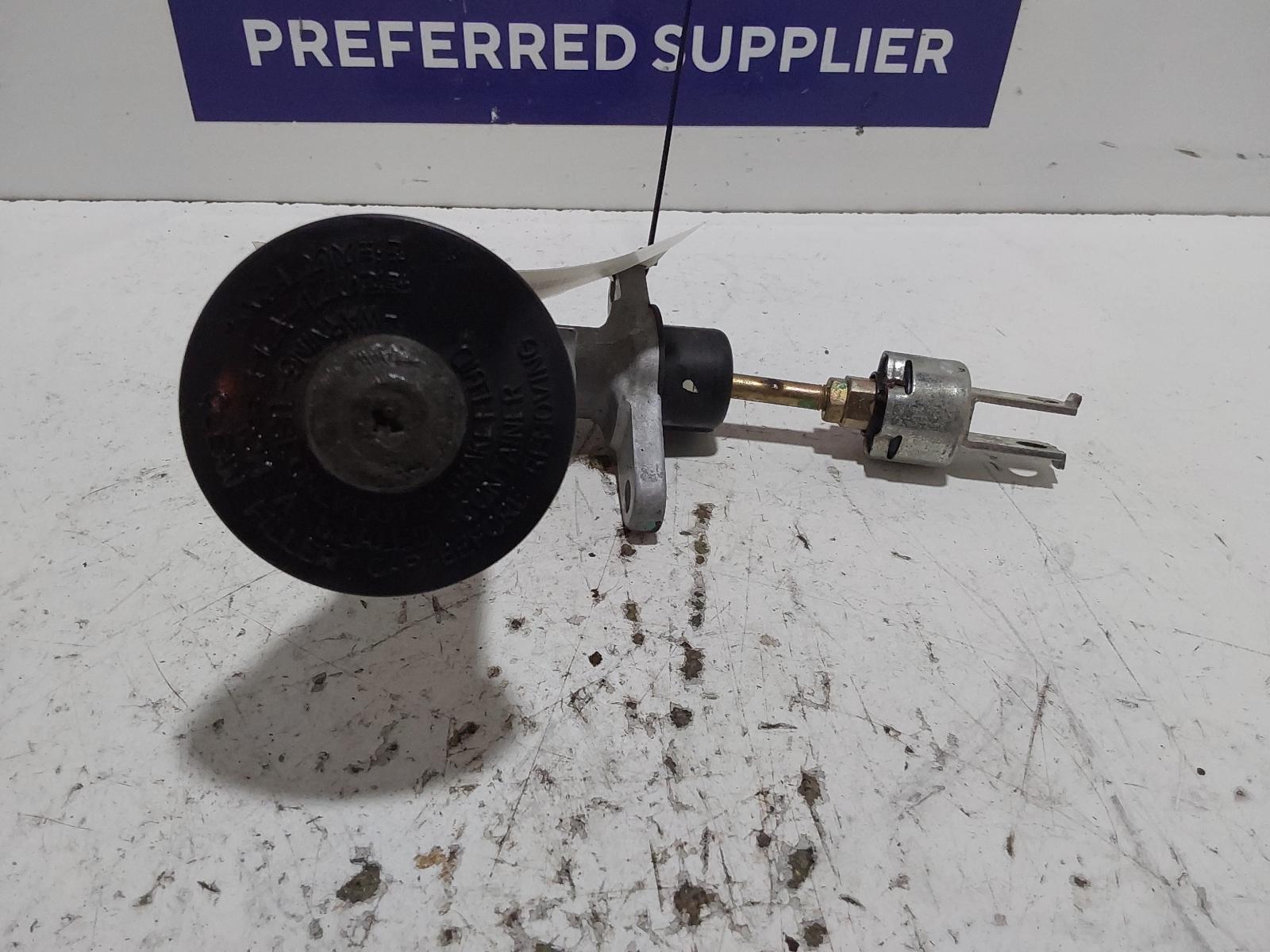 View Auto part Clutch Master Cylind Toyota Hilux 2002