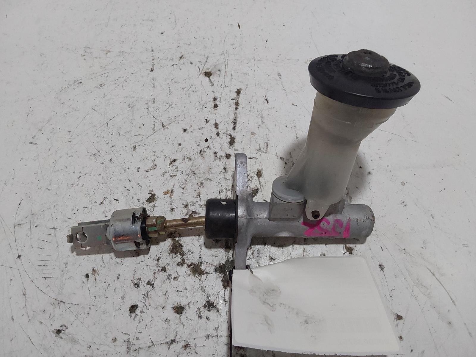 View Auto part Clutch Master Cylind Toyota Hilux 2002