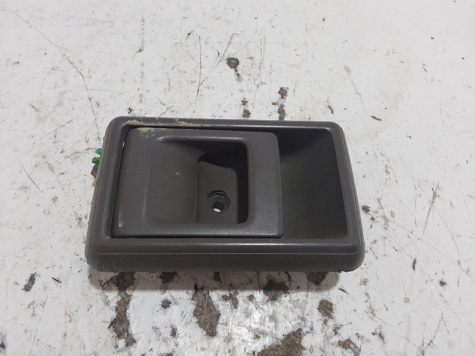 View Auto part Door Handle Toyota Hilux 1989