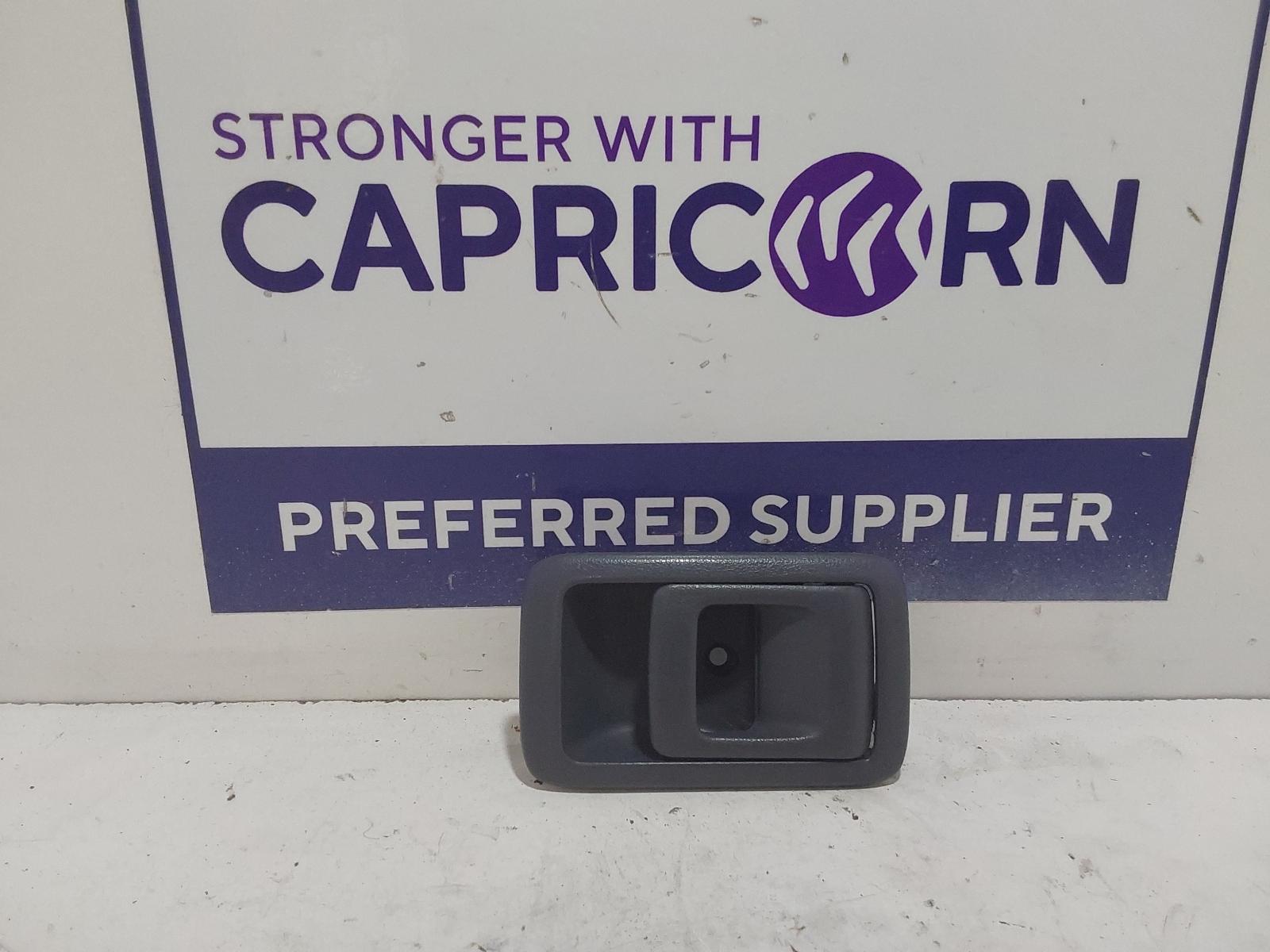 View Auto part Door Handle Toyota Hilux 2004