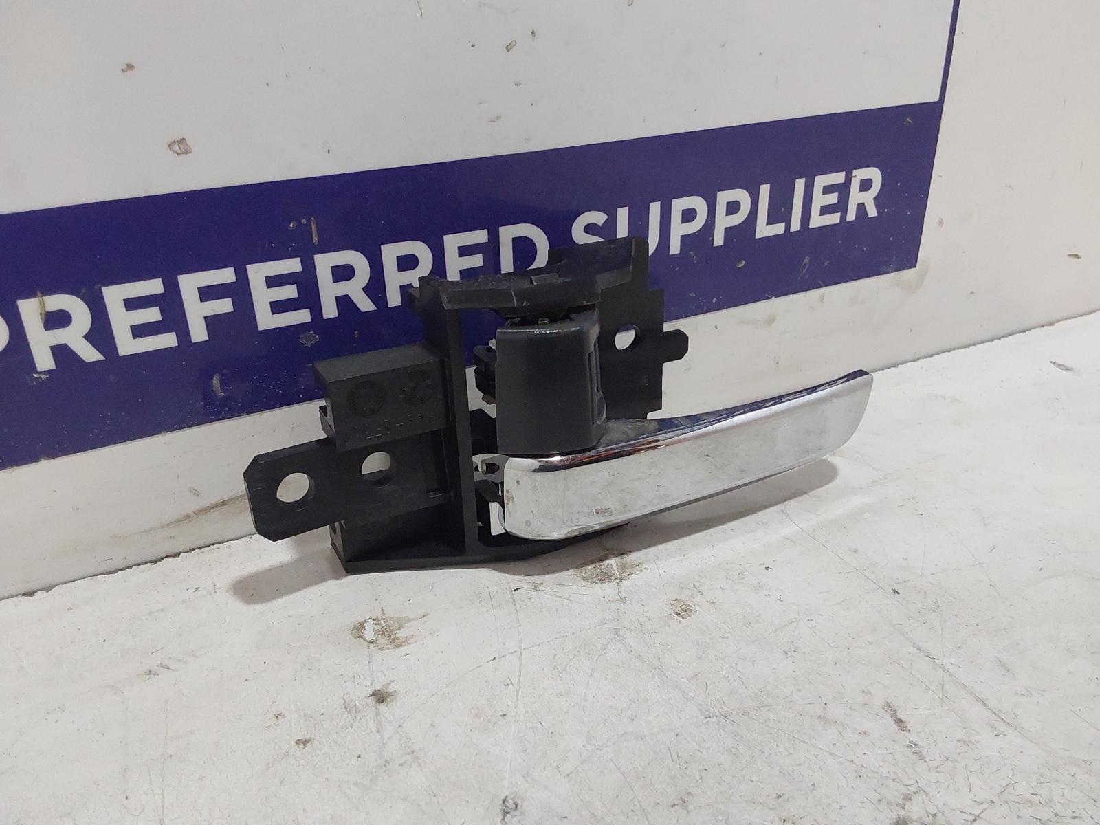 View Auto part Door Handle Mitsubishi Triton 2019