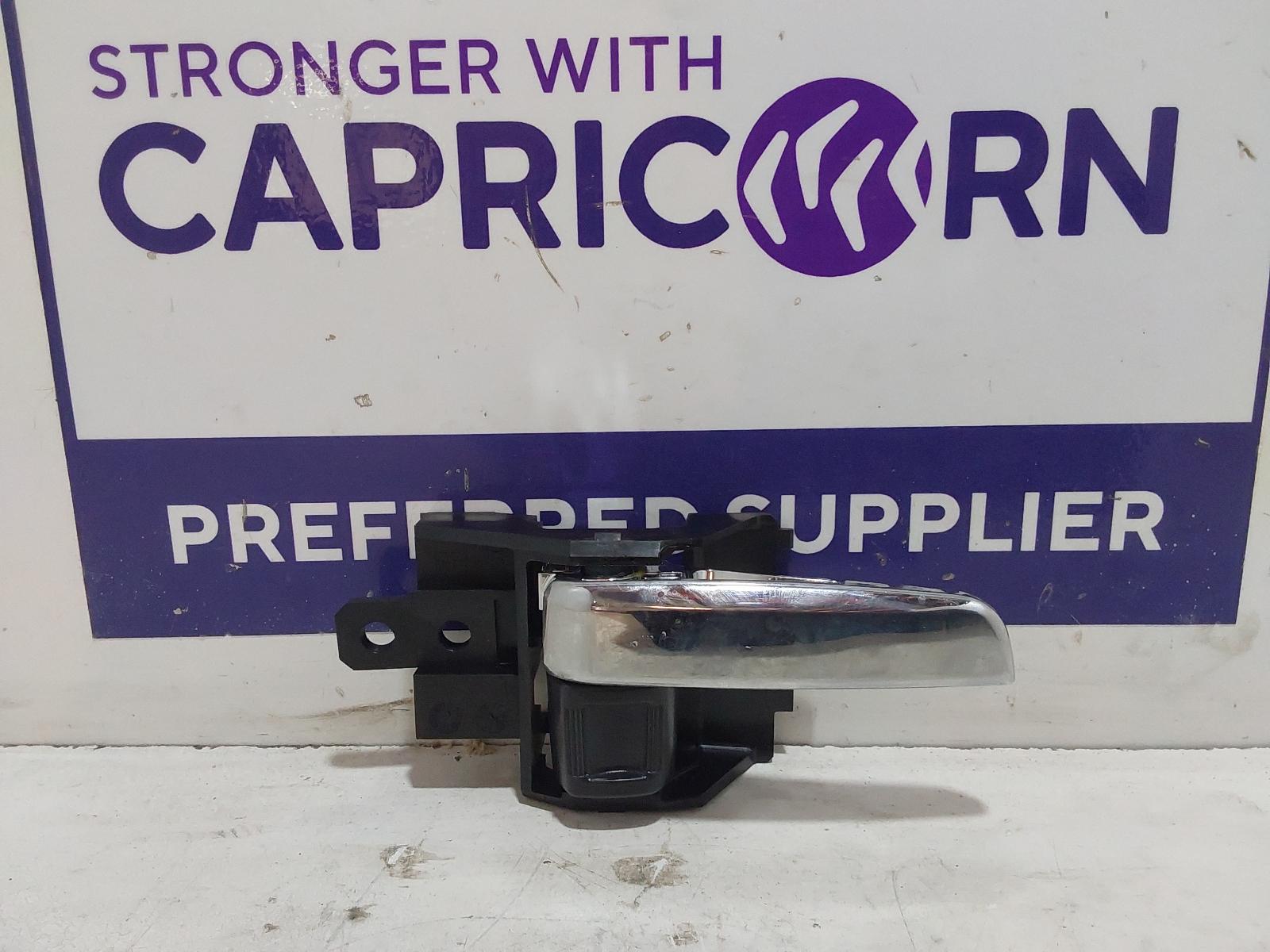 View Auto part Door Handle Mitsubishi Triton 2019