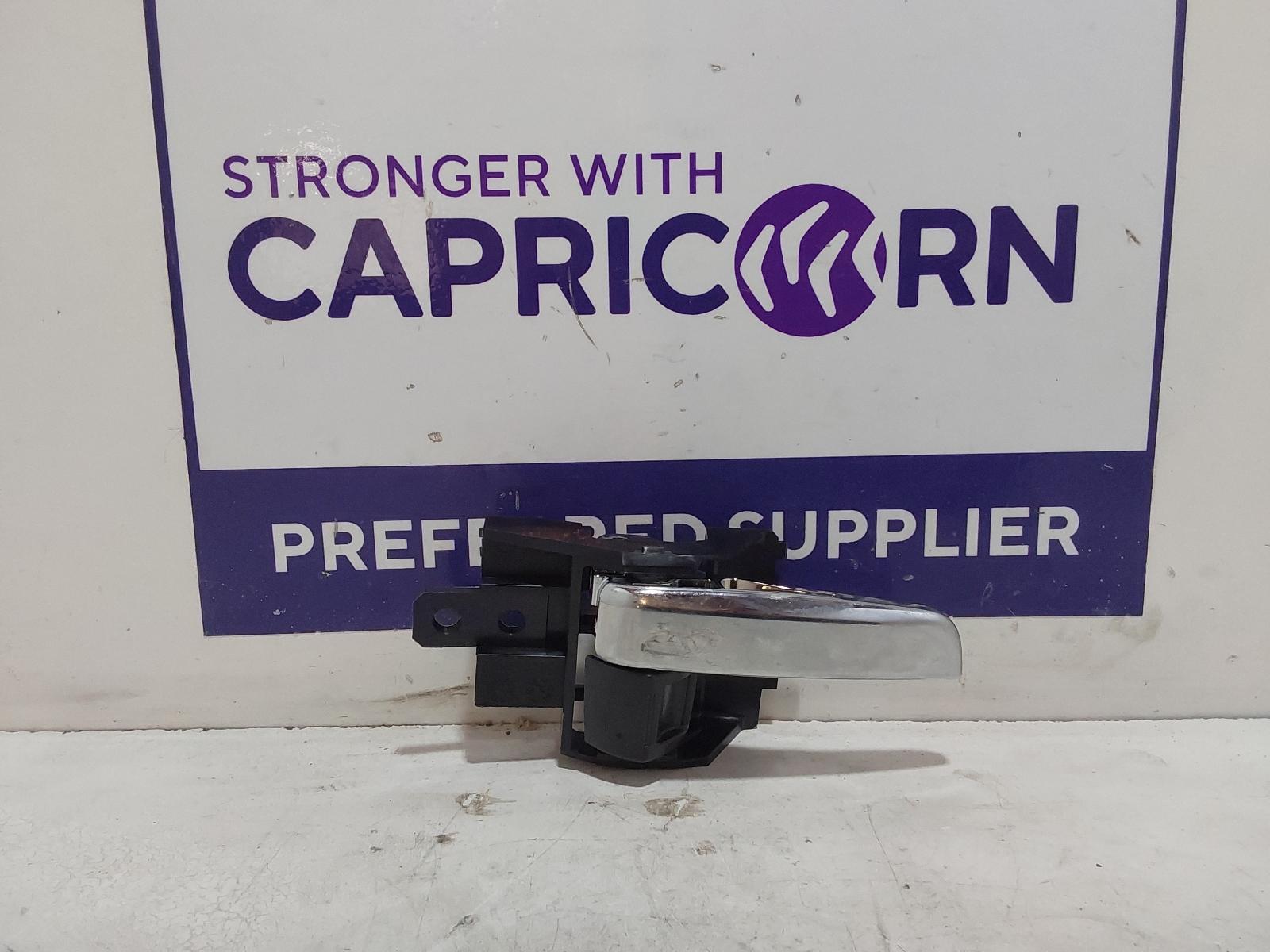 View Auto part Door Handle Mitsubishi Triton 2019
