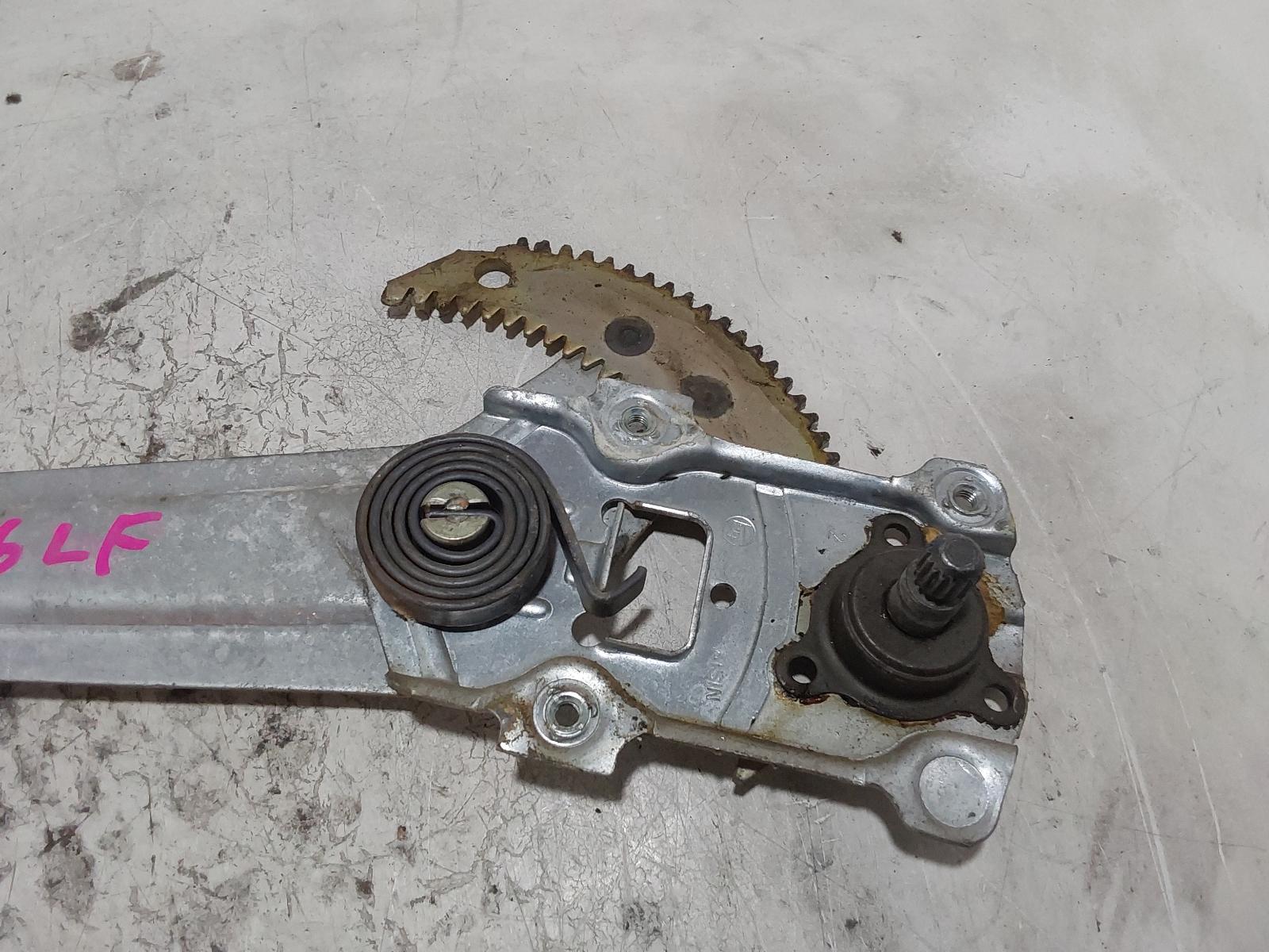 1995 Toyota Hilux Left Front Window Reg/Motor View Auto part Left Front Window Reg/Motor Toyota Hilux 1995
