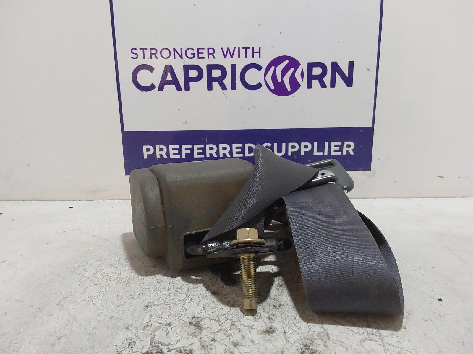 View Auto part Seatbelt/Stalk Toyota Hilux 1995