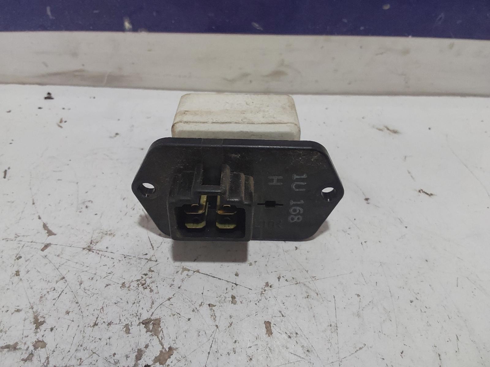 View Auto part Fan Speed Resistor Toyota Hilux 1999