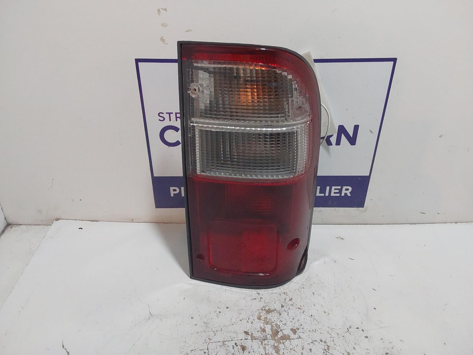 View Auto part Right Taillight Toyota Hilux 1999