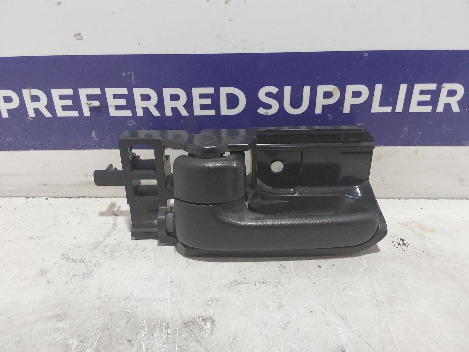 View Auto part Door Handle Toyota Hiace 2017