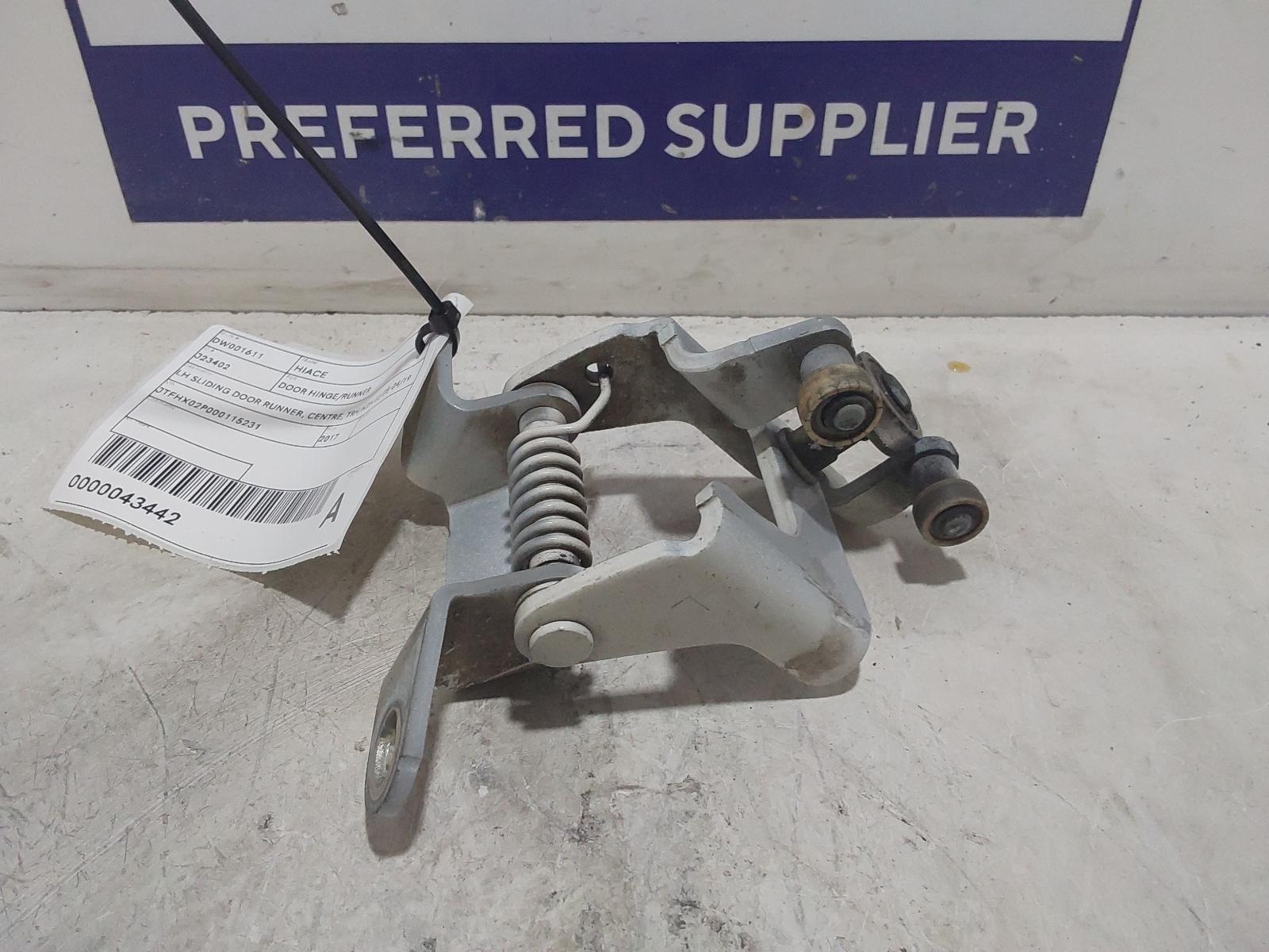 View Auto part Door Hinge/Runner Toyota Hiace 2017