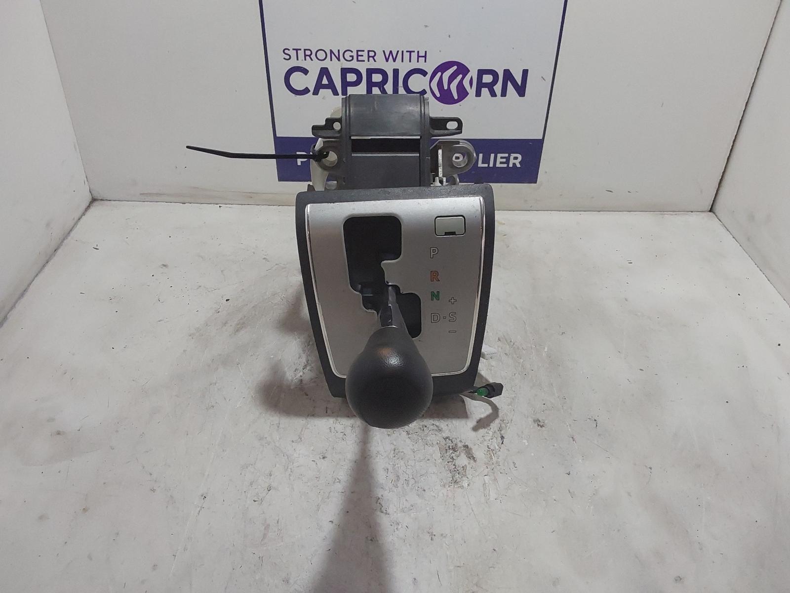 View Auto part Gear Stick/Shifter Toyota Hiace 2017