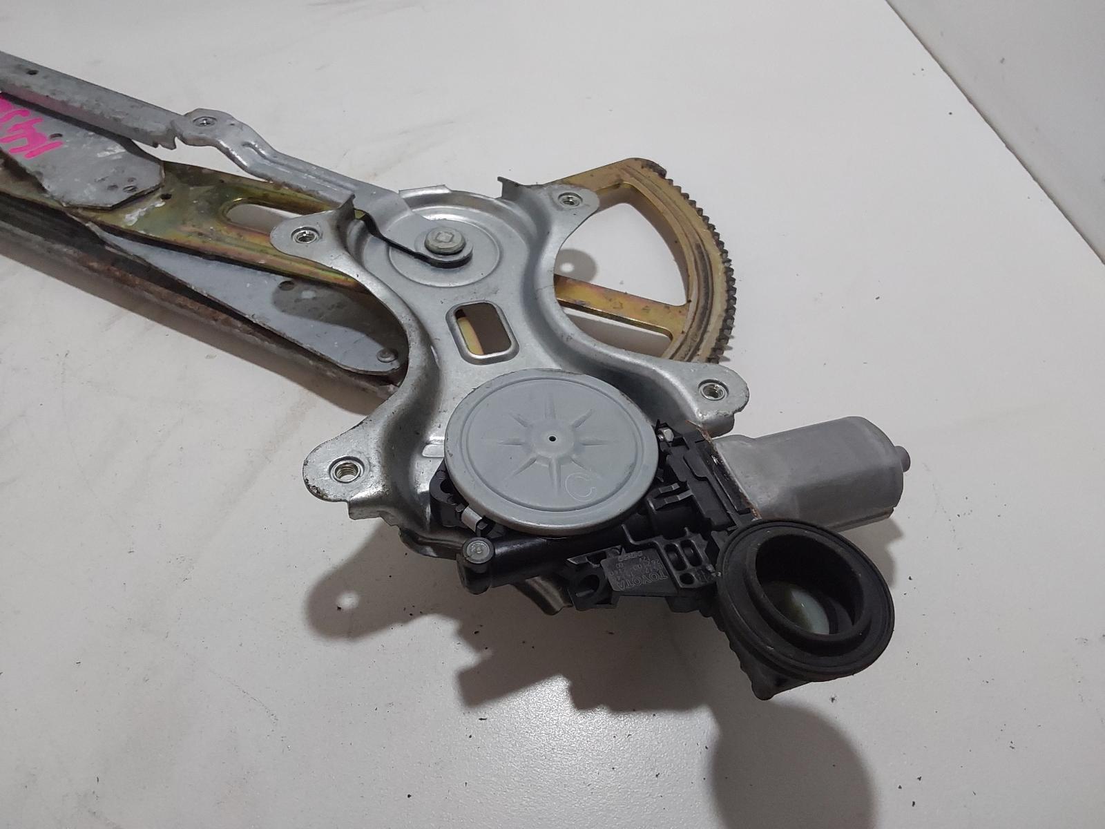 View Auto part Left Front Window Reg/Motor Toyota Hiace 2005