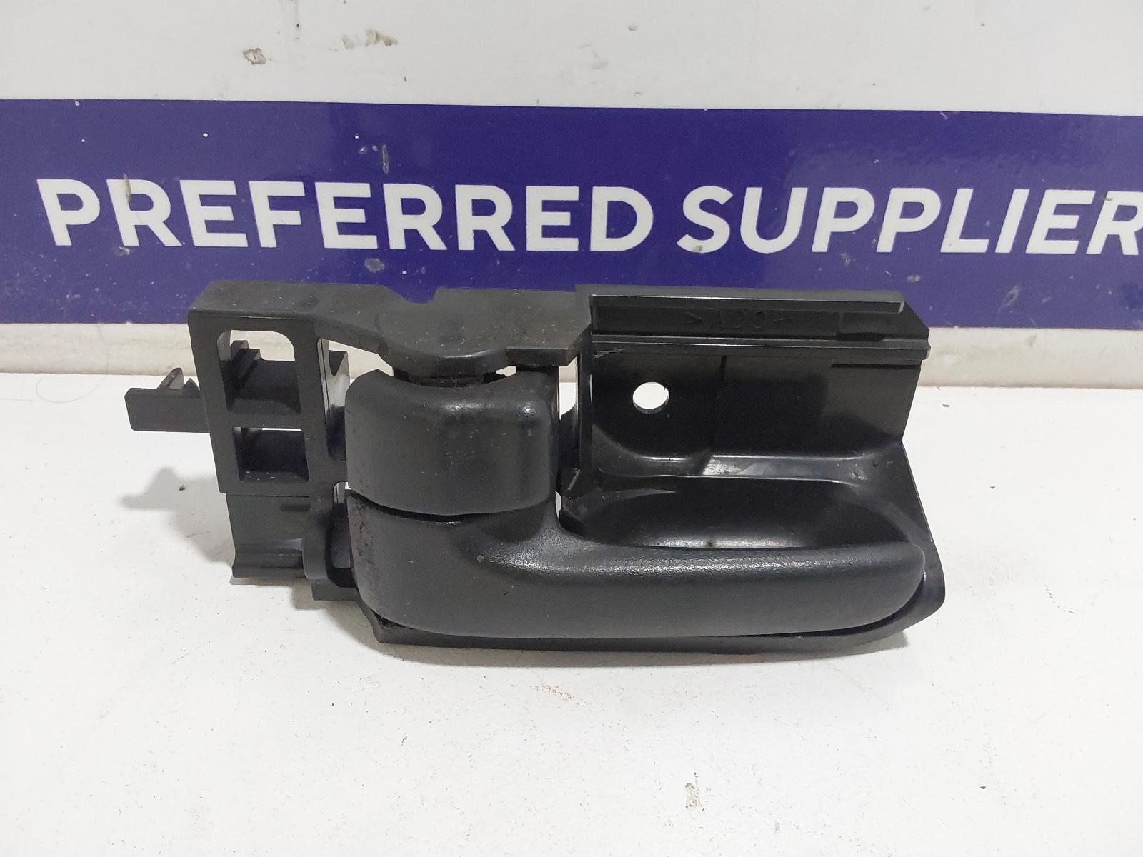 View Auto part Door Handle Toyota Hiace 2005