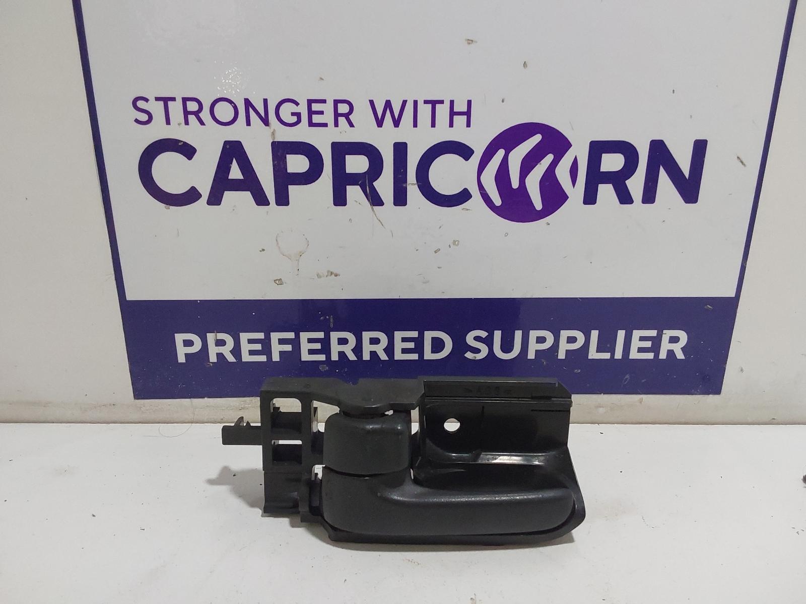 View Auto part Door Handle Toyota Hiace 2005