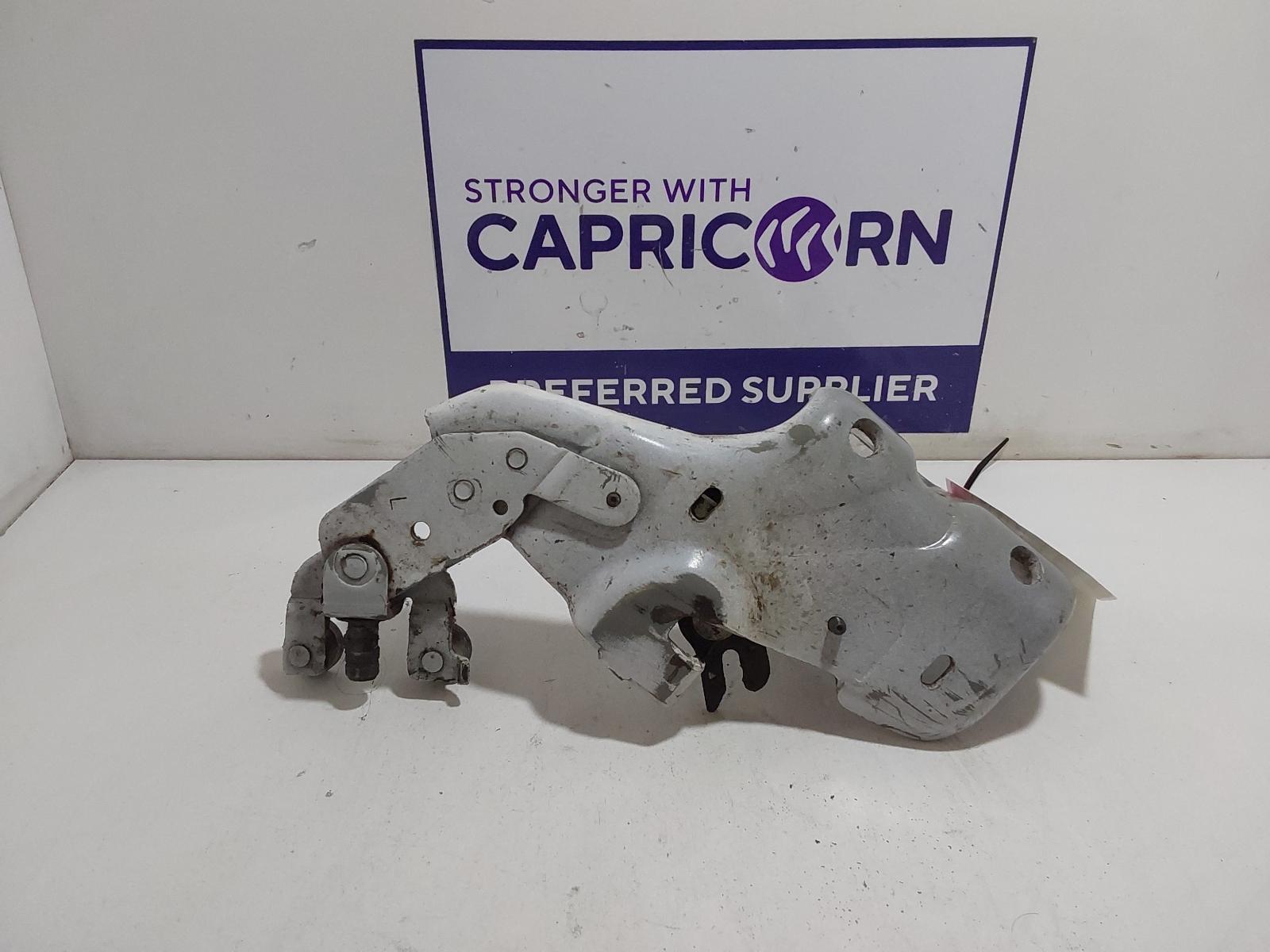 View Auto part Door Hinge/Runner Toyota Hiace 2005