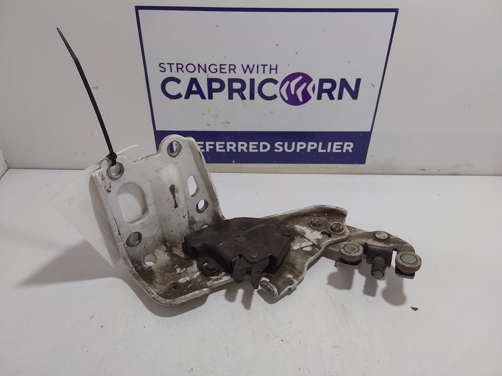 View Auto part Door Hinge/Runner Toyota Hiace 2005