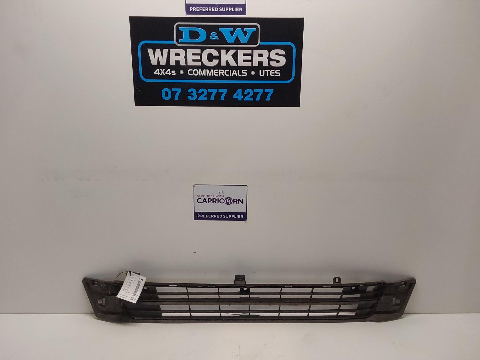 View Auto part Grille Toyota Hiace 2011