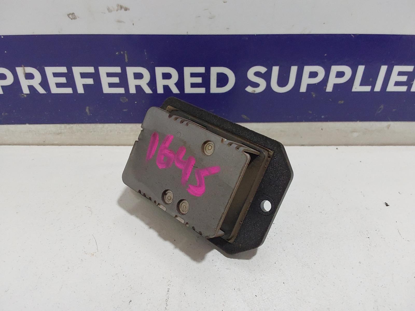 View Auto part Fan Speed Resistor Toyota Hiace 2011