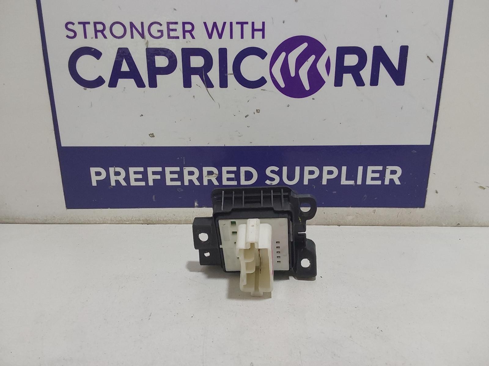 View Auto part Misc Switch/Relay Mitsubishi Triton 2016