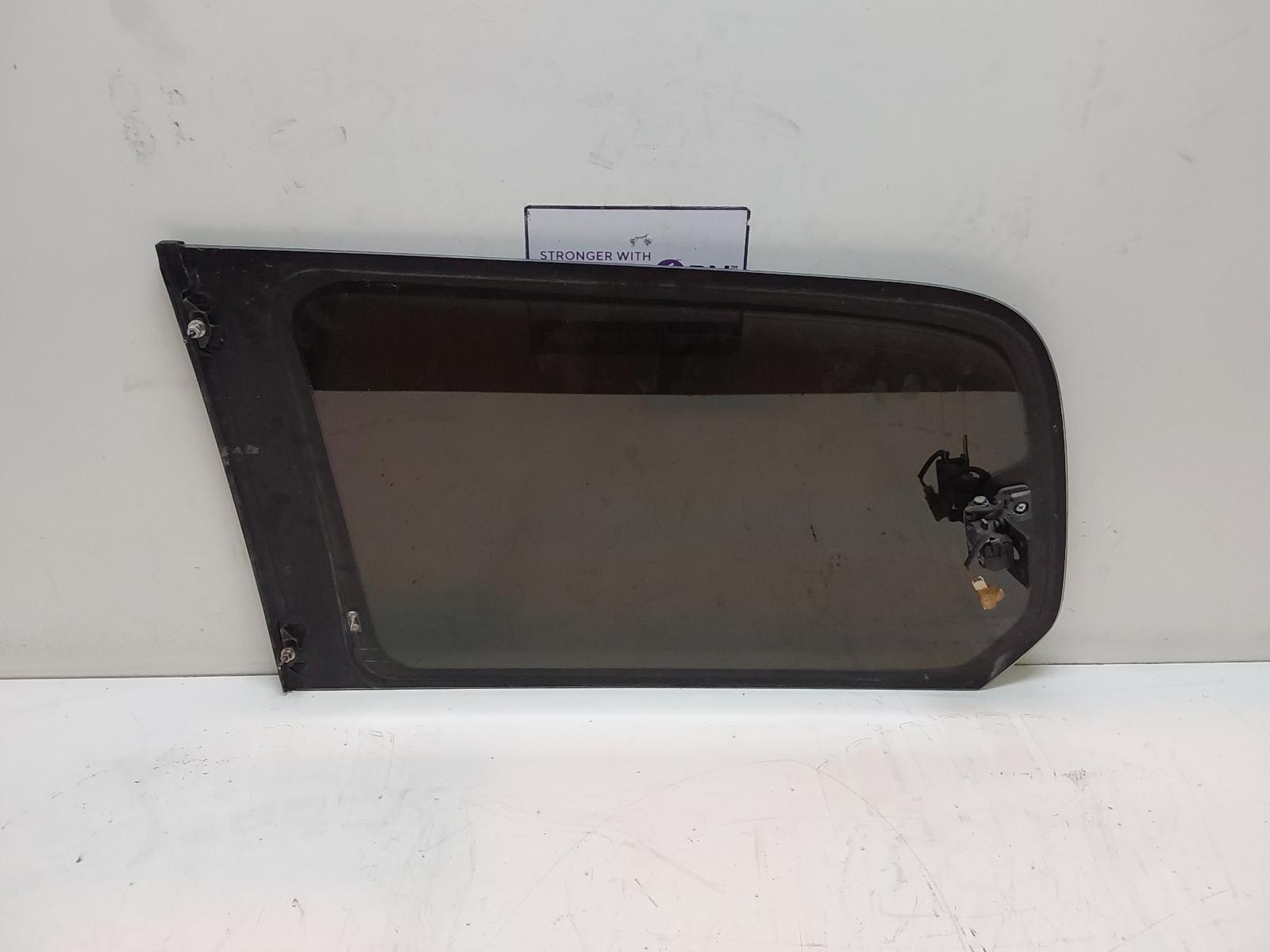 1999 Lexus Lx470 Right Rear Side Glass View Auto part Right Rear Side Glass Lexus Lx470 1999