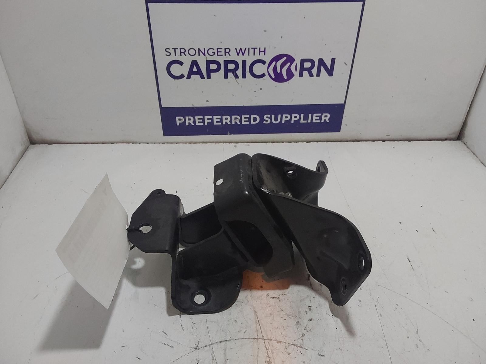 View Auto part Mount Suzuki Jimny 2022