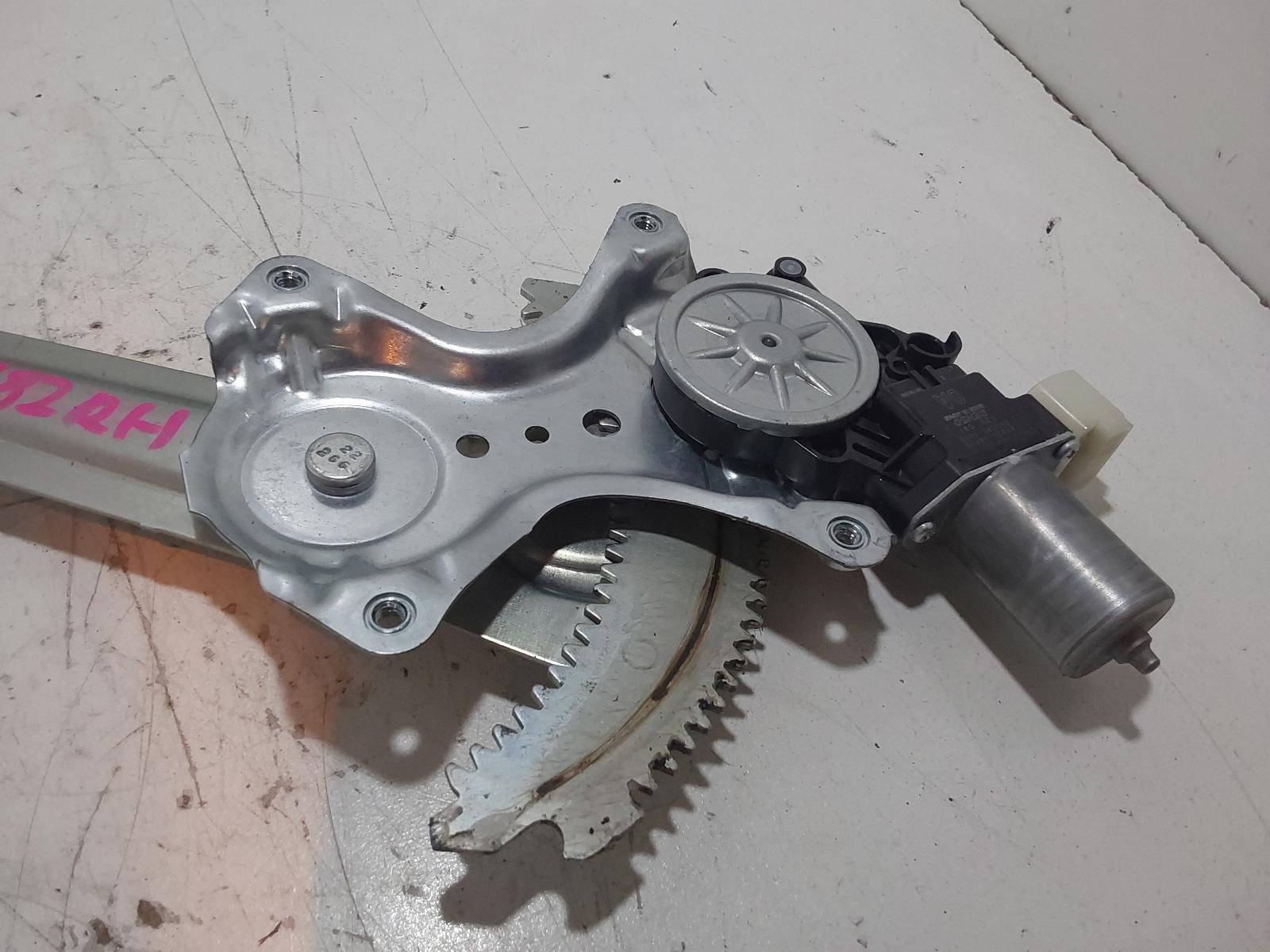 View Auto part Right Front Window Reg/Motor Suzuki Jimny 2022