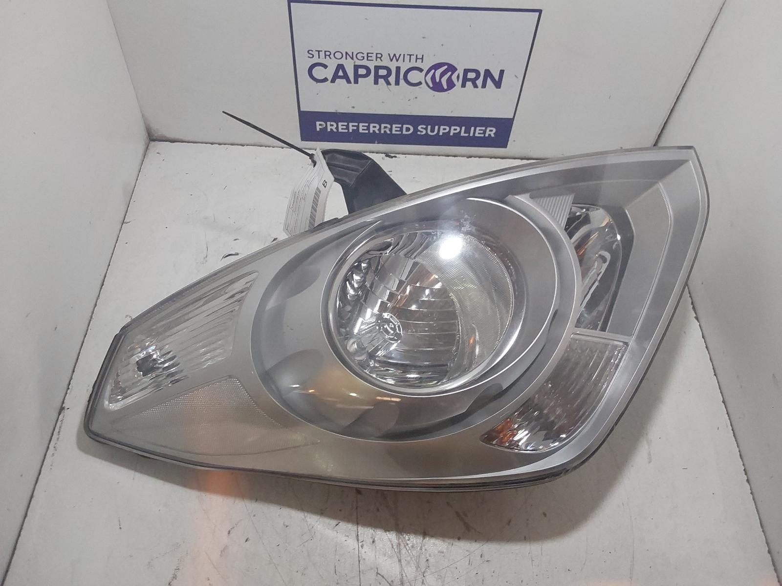 View Auto part Right Headlamp Hyundai Iload/imax 2018