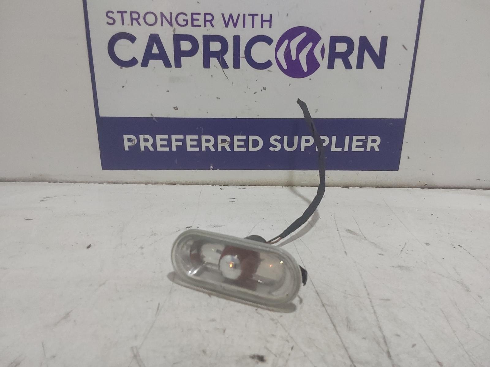 View Auto part Right Indicator/Fog/Side Volkswagen Amarok 2014