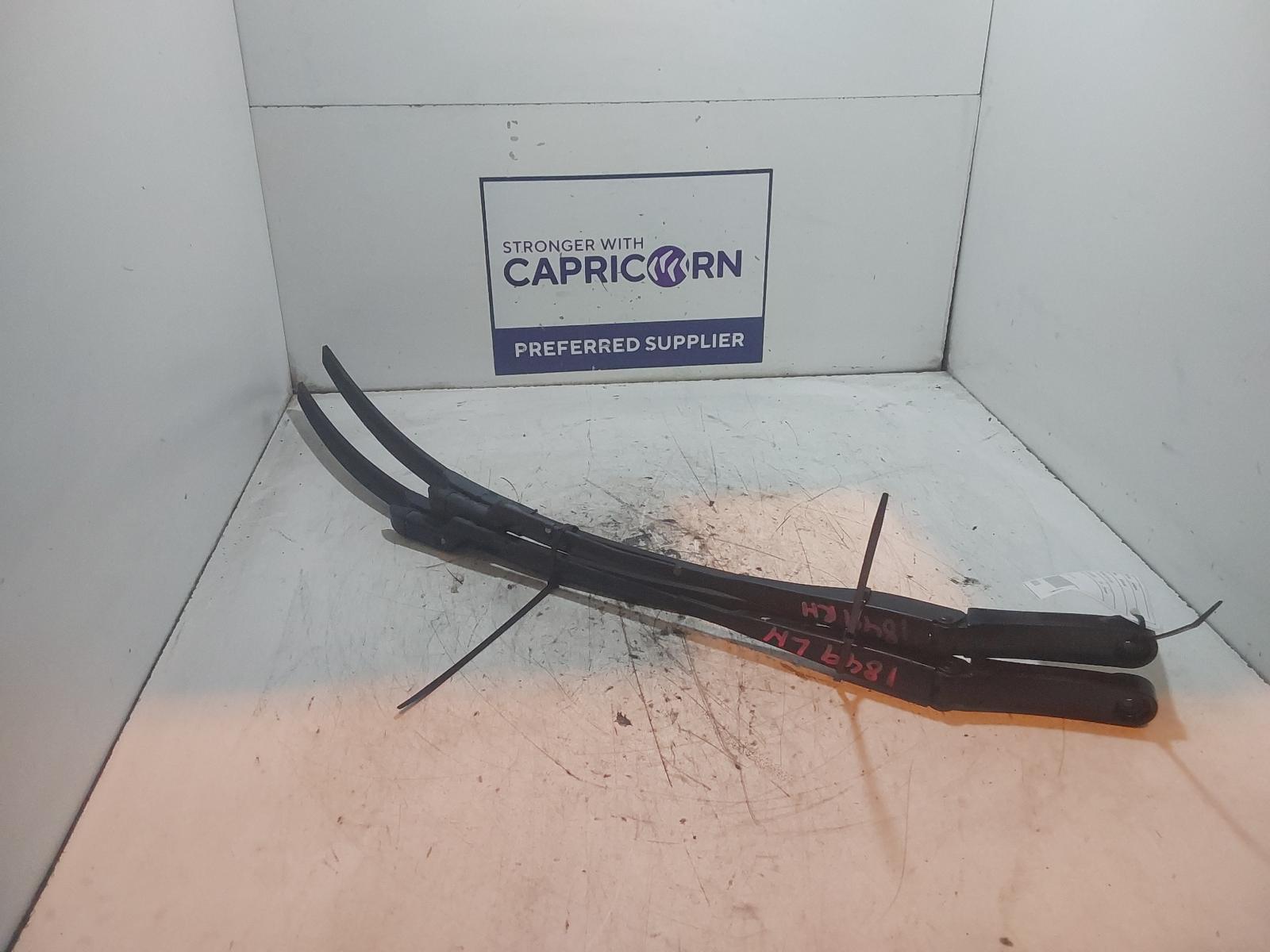 View Auto part Wiper Arm Volkswagen Amarok 2014