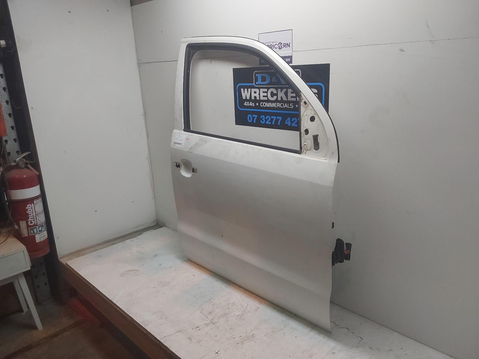 View Auto part Right Front Door Volkswagen Amarok 2014