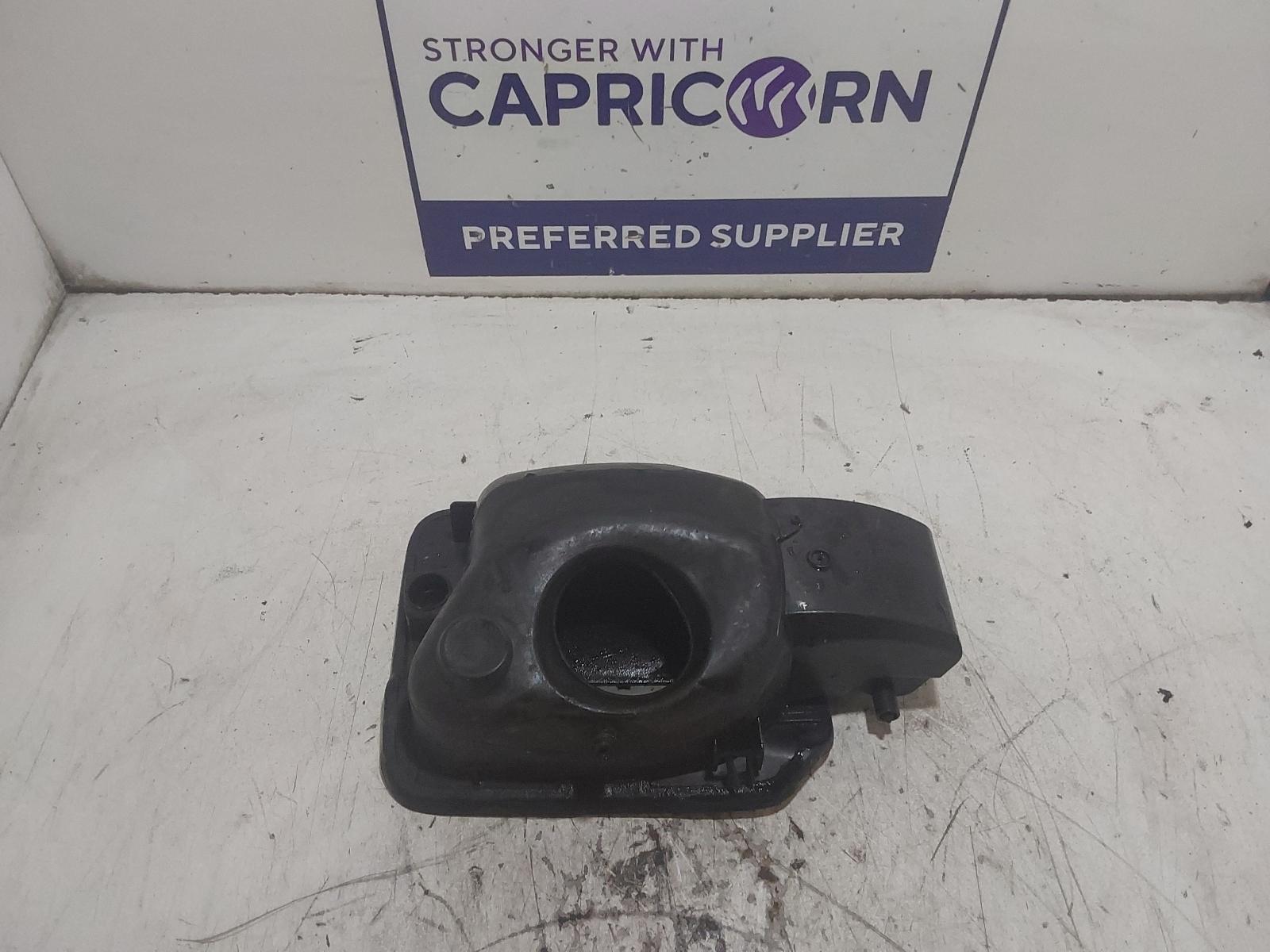 View Auto part Fuel Door / Filler Volkswagen Amarok 2014