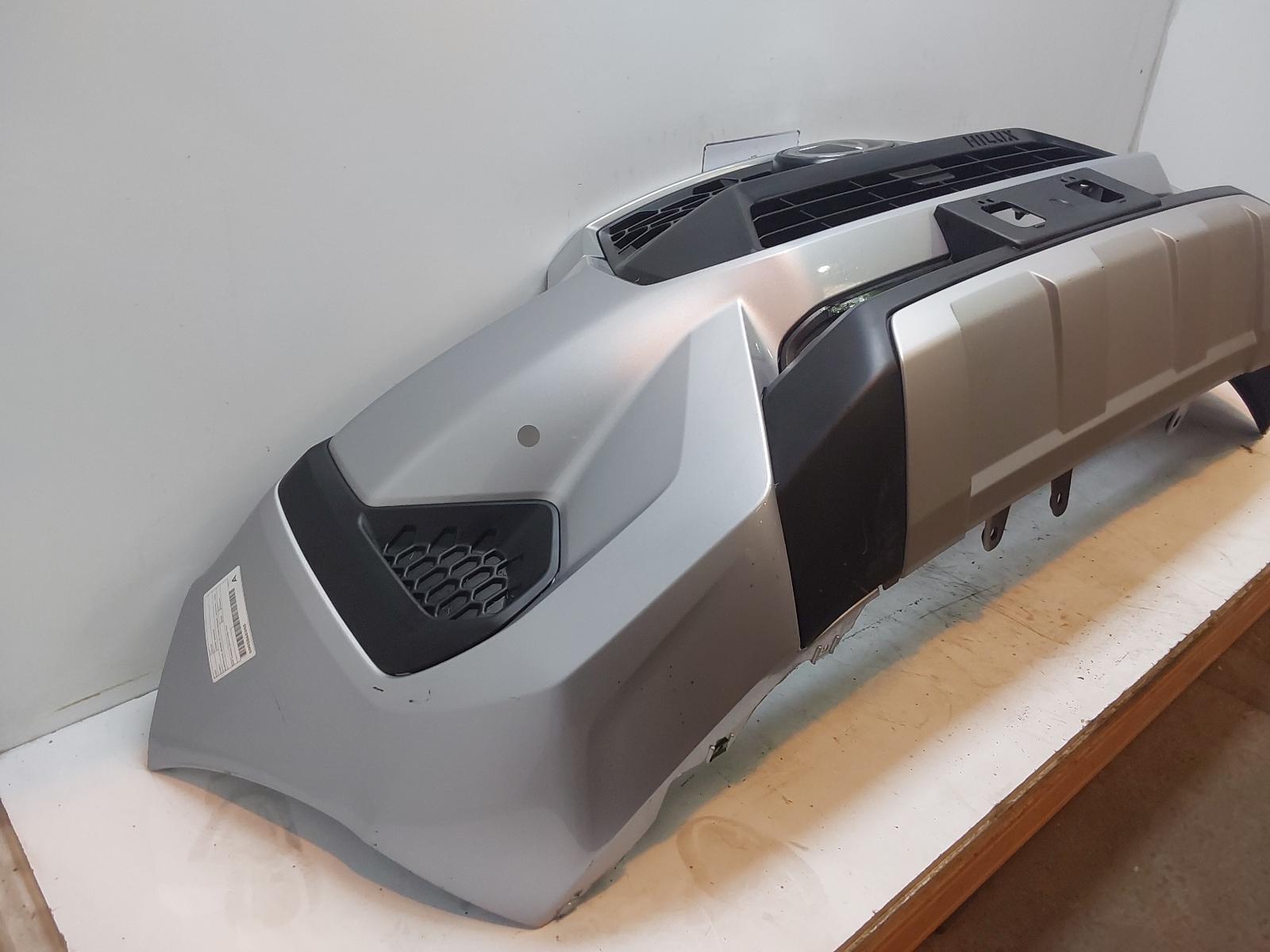 Front Bumper Hilux Toyota 2025