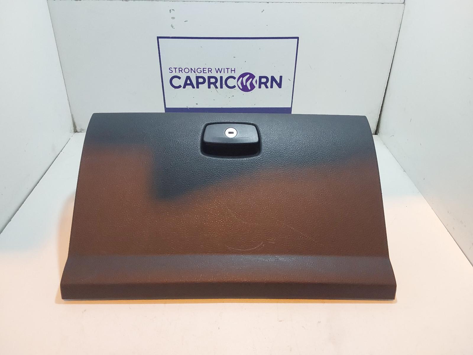 2017 Volkswagen Amarok Glove Box View Auto part Glove Box Volkswagen Amarok 2017