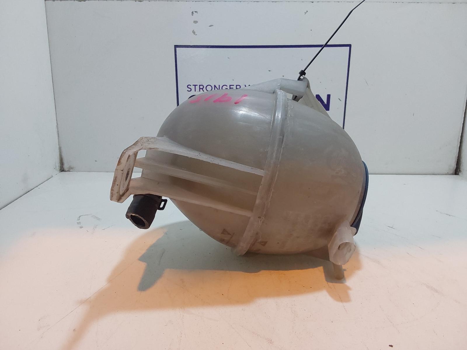 2017 Volkswagen Amarok Overflow Bottle View Auto part Overflow Bottle Volkswagen Amarok 2017