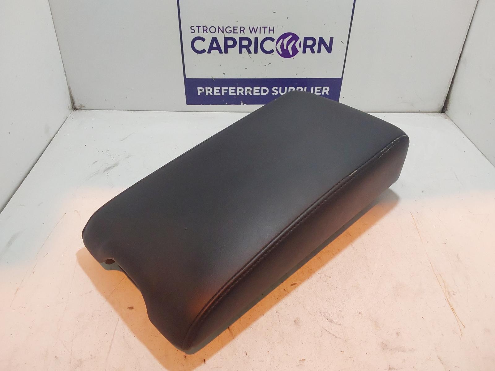 View Auto part Console Nissan Skyline 2003