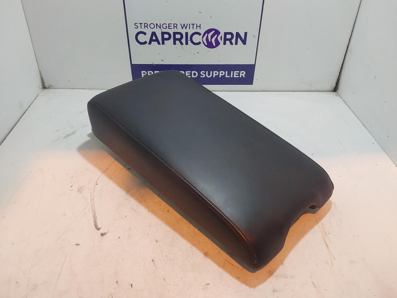 View Auto part Console Nissan Skyline 2003