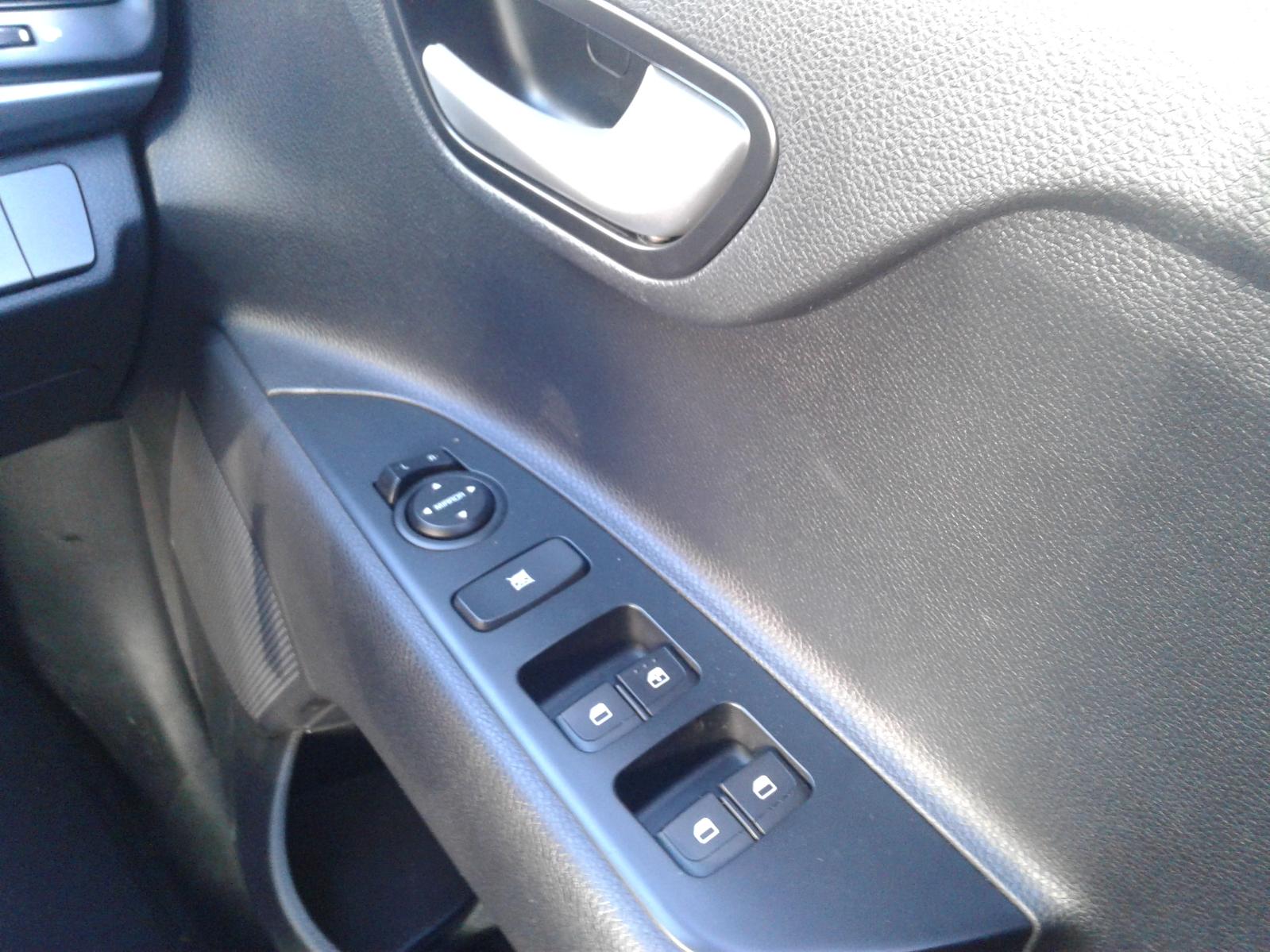 View Auto part Door Hinge/Runner Kia Rio 2018