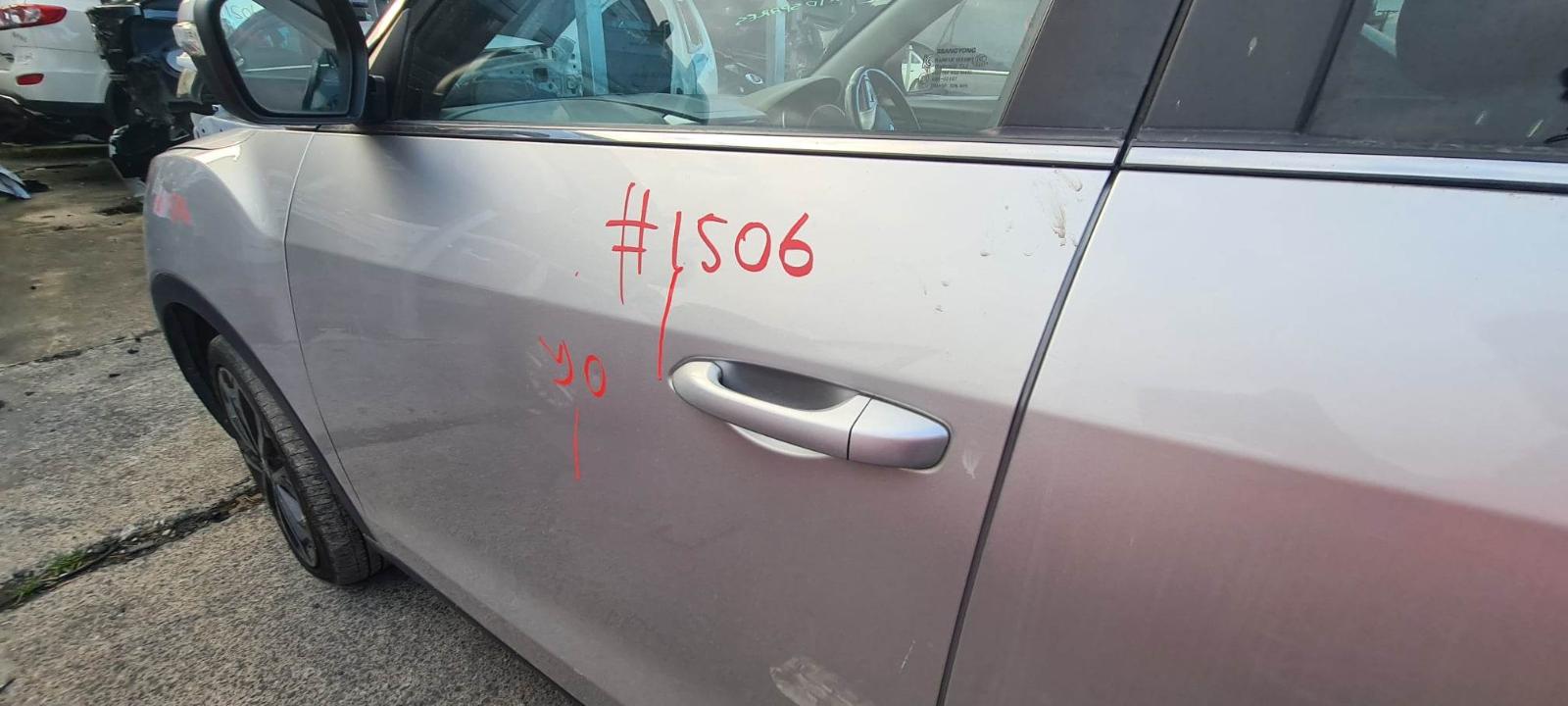 View Auto part Door Hinge/Runner Ssangyong Tivoli 2016