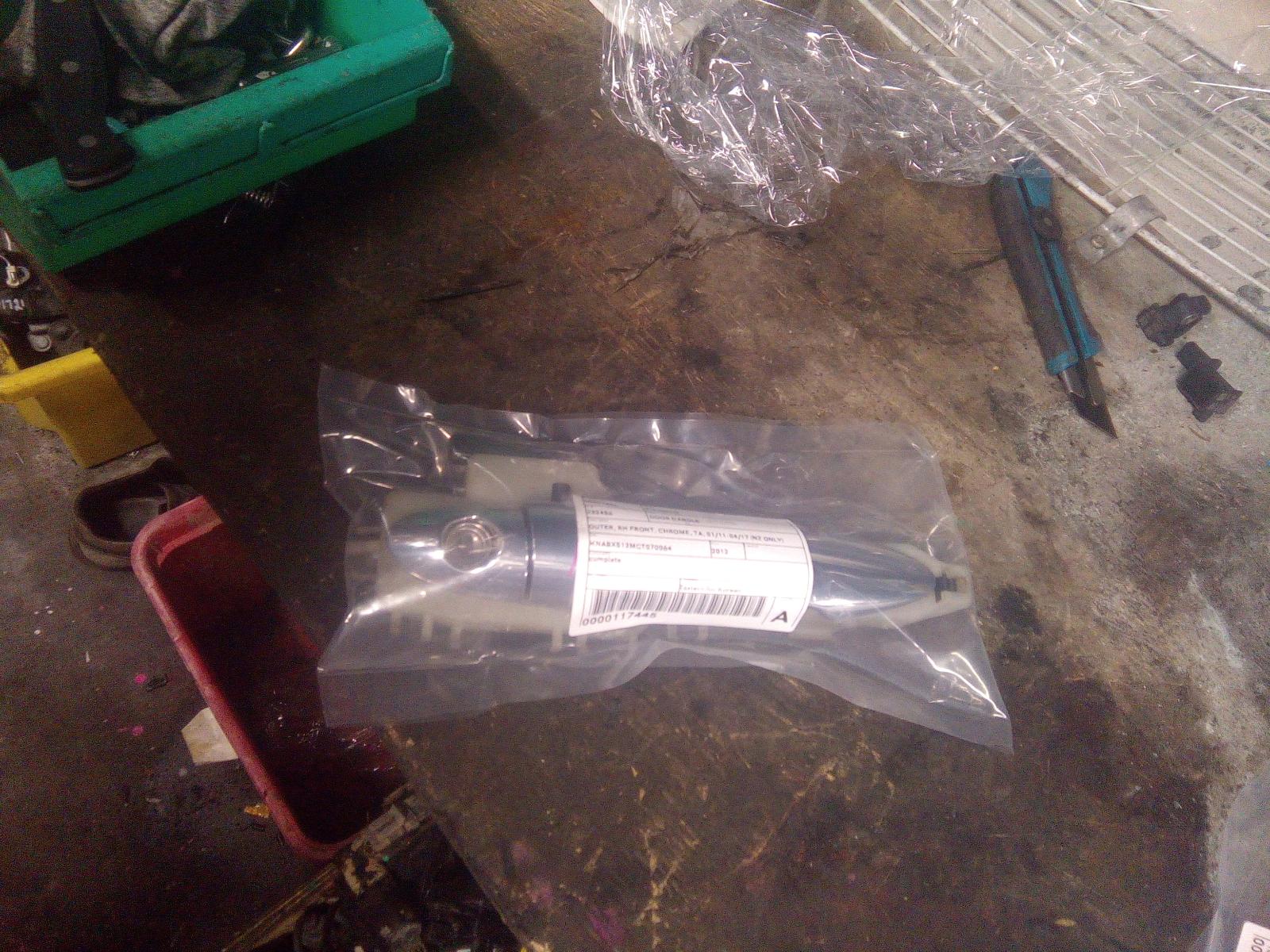 View Auto part Door Handle Kia Picanto 2012