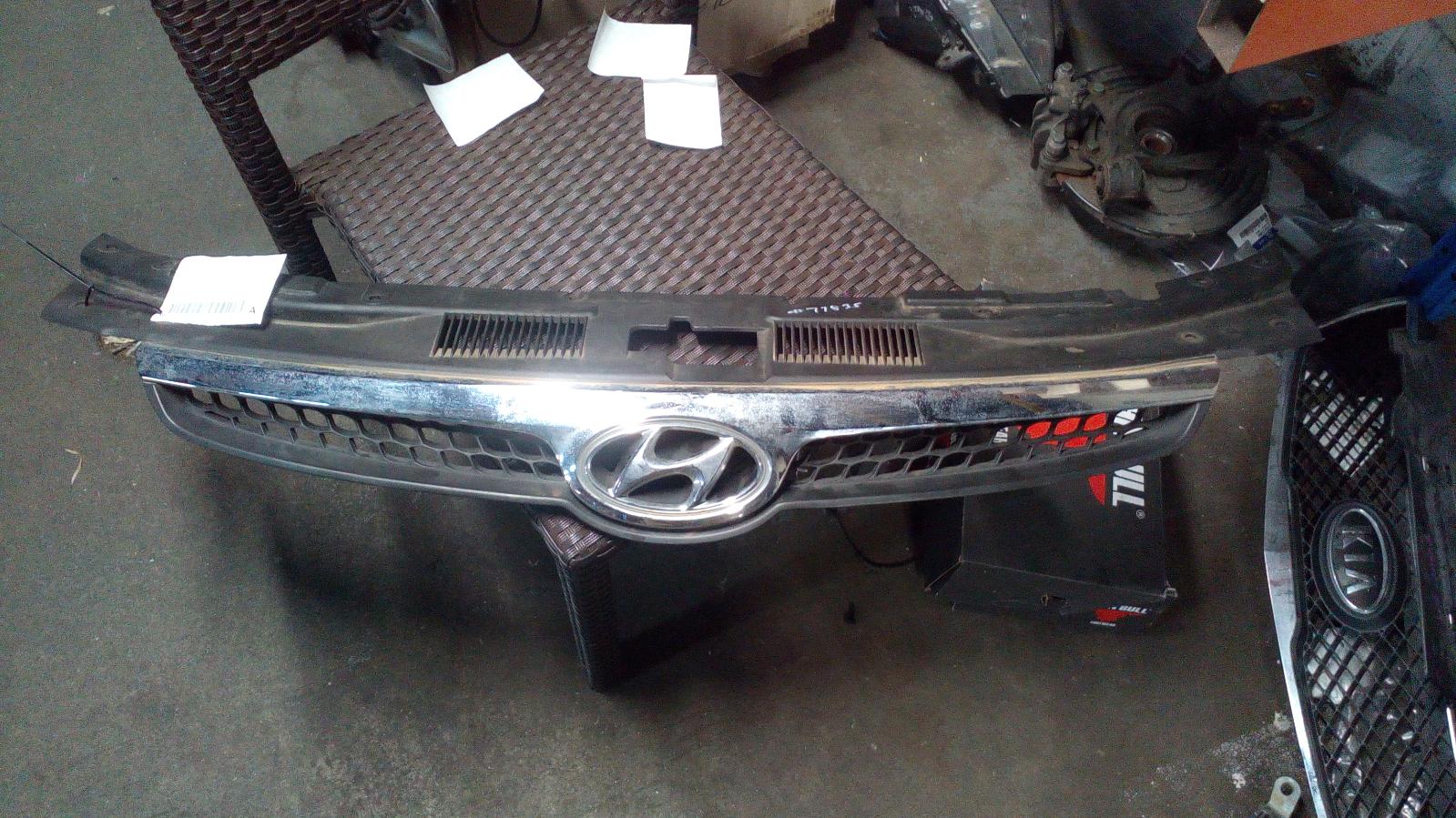 View Auto part Grille Hyundai I30 2009