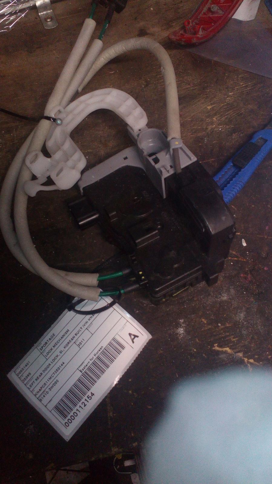2011 Kia Sportage Door/Boot/Gate Lock View Auto part Door/Boot/Gate Lock Kia Sportage 2011