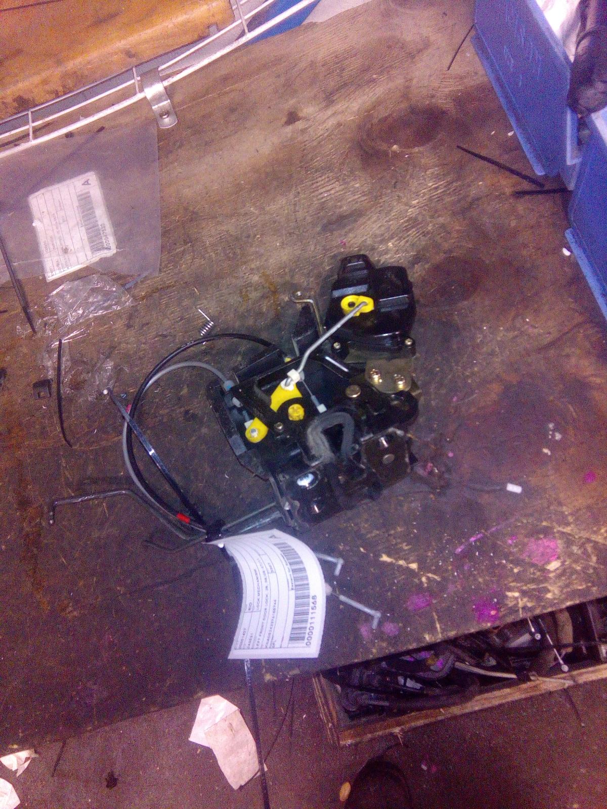 View Auto part Door/Boot/Gate Lock Kia Rio 2007